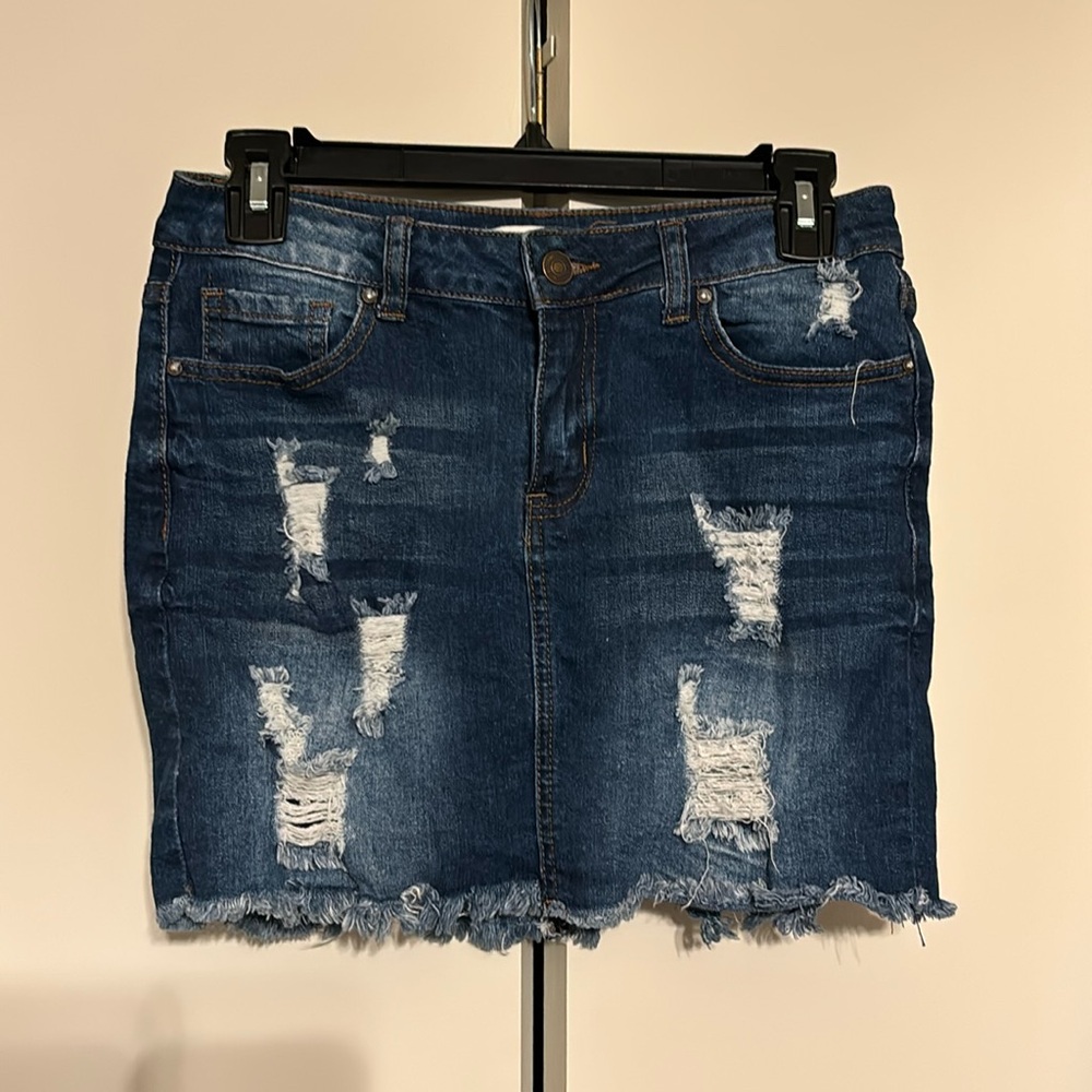 High waisted, distressed denim jean skirt. Forever 21.
